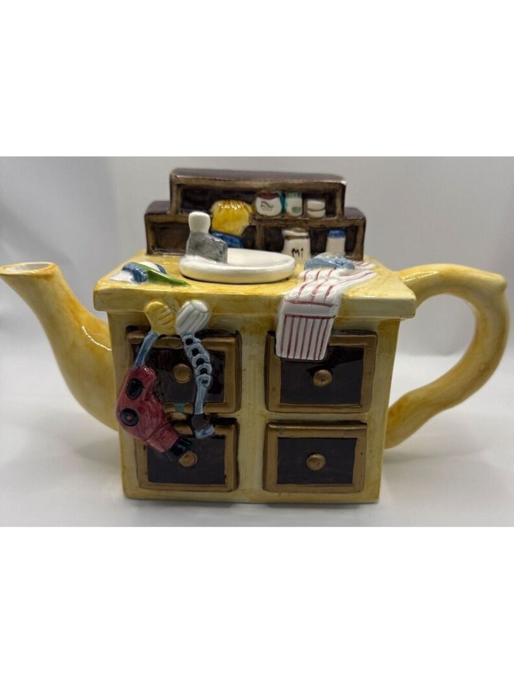 vintage novelty ceramic Teapot bathroom themed